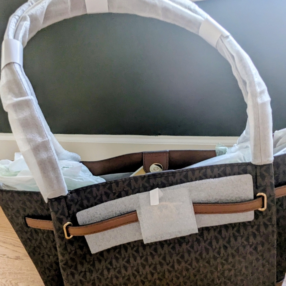 Michael Kors Large Reed Handbag - Picture 3 of 5